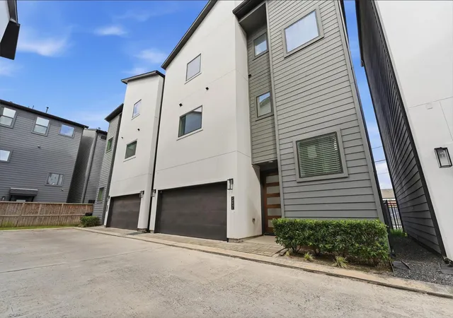 2nd image of 2404 Hadley #C, Houston, TX 77003 | MLS# 3738986
