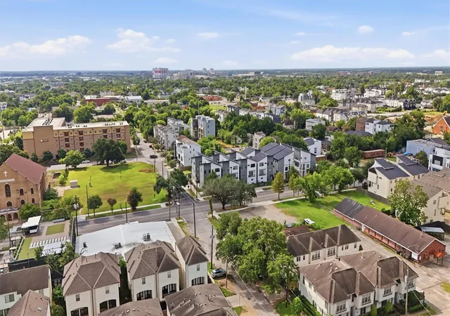33rd image of 2404 Hadley #C, Houston, TX 77003 | MLS# 3738986