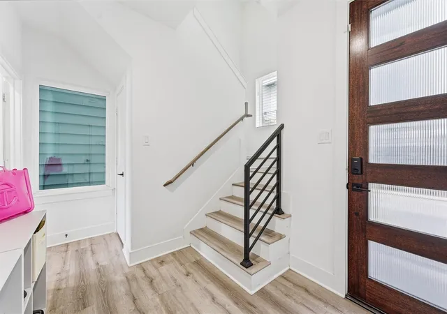 4th image of 2404 Hadley #C, Houston, TX 77003 | MLS# 3738986