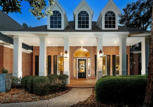 Photo 1 of Single family home for sale at 27 Acorn Cluster Ct, The Woodlands, TX 77381 | MLS# 90041311 | Listing updated on 2026-09-14