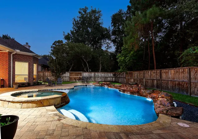 Photo 37 of Single family home for sale at 27 Acorn Cluster Ct, The Woodlands, TX 77381 | MLS# 90041311 | Listing updated on 2026-09-14