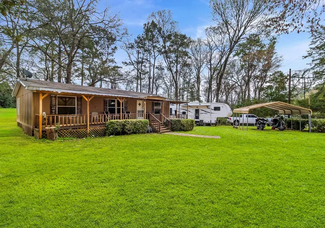 Photo 3 of Single family home for sale at 106 Jefferson St, Livingston, TX 77351 | MLS# 14424248 | Listing updated on 2026-09-01