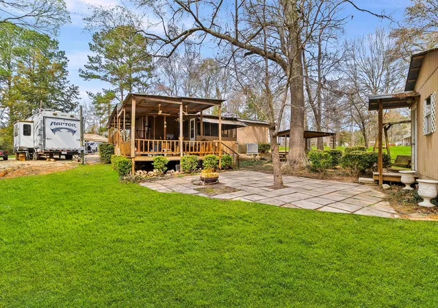 Photo 3 of Single family home for sale at 106 Jefferson St, Livingston, TX 77351 | MLS# 14424248 | Listing updated on 2026-09-01