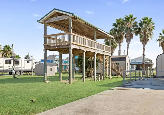 Homes for sale in Crystal Beach, TX | 946 Meynig Dr, Crystal Beach, TX 77650 | MLS# 40442524