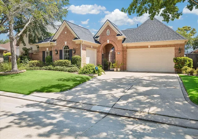 Photo 1 of Single family home for sale at 11411 Gallant Ridge Ln, Houston, TX 77082 | MLS# 82306233 | Listing updated on 2026-09-20