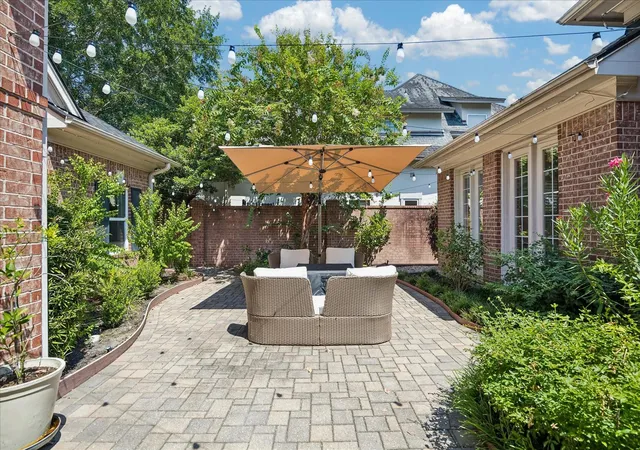 Photo 3 of Single family home for sale at 11411 Gallant Ridge Ln, Houston, TX 77082 | MLS# 82306233 | Listing updated on 2026-09-20