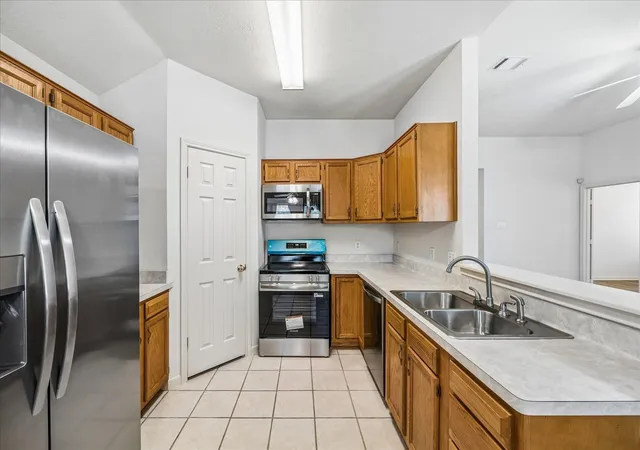 Photo 3 of Sale Pending at 101 Willow Ct, Navasota, TX 77868 | MLS# 61399561 | Listing updated on 2026-09-25