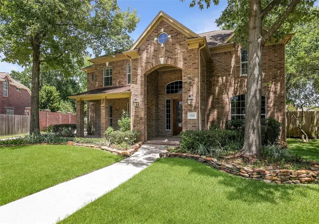 3rd image of 11502 Pecan Canyon Ct, Tomball, TX 77377 | MLS# 9241350