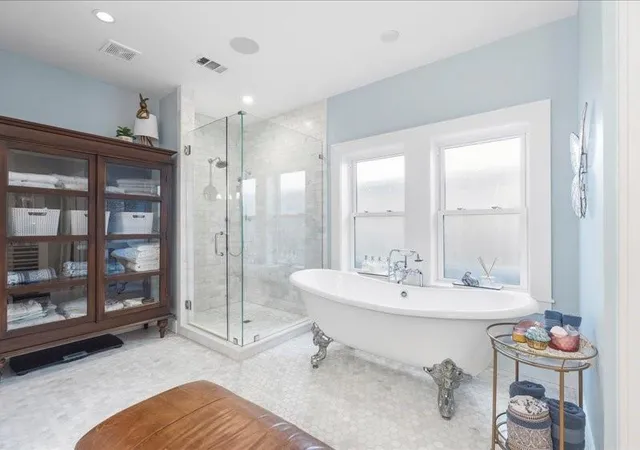 Photo 4 of Single family home for sale at 629 E 19th Street, Houston, TX 77008 | MLS# 37502043 | Listing updated on 2026-10-09