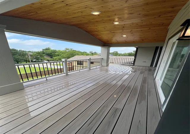 4th image of 310 Blue Point, Kemah, TX 77565 | MLS# 42975324