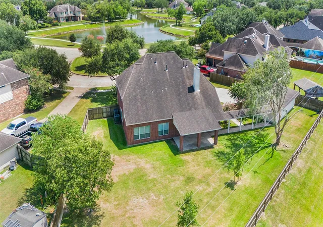 Photo 4 of Single family home for sale at 2913 Palmer Dr, Friendswood, TX 77546 | MLS# 82588086 | Listing updated on 2026-09-19