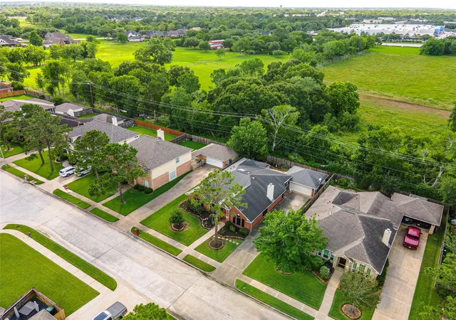 5th image of 3522 Pine Chase Dr, Pearland, TX 77581 | MLS# 86087795