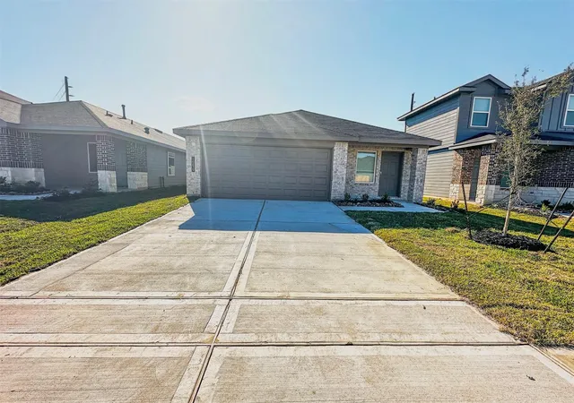 Photo 3 of Single family home for sale at 16839 Sangiovese Dr, Houston, TX 77090 | MLS# 22012003 | Listing updated on 2026-09-17
