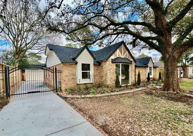 Photo 3 of Single family home for sale at 2511 Briarpark Dr, Houston, TX 77042 | MLS# 84703077 | Listing updated on 2026-07-09
