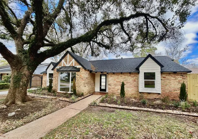 Photo 3 of Single family home for sale at 2511 Briarpark Dr, Houston, TX 77042 | MLS# 84703077 | Listing updated on 2026-07-09
