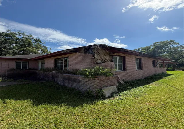 Photo 4 of Single family home for sale at 611 Live Oak St, Freeport, TX 77541 | MLS# 42298097 | Listing updated on 2026-08-20