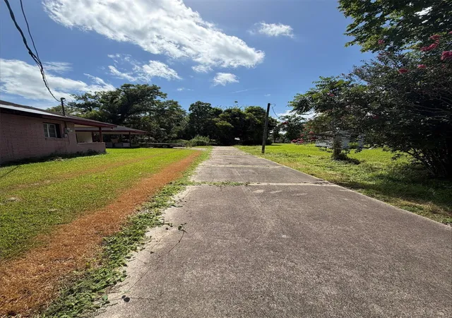 6th image of 611 Live Oak St, Freeport, TX 77541 | MLS# 42298097