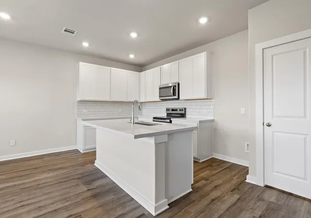 Photo 3 of Single family home for sale at 2490 N Heritage Dr, Dayton, TX 77535 | MLS# 46855950 | Listing updated on 2026-10-08