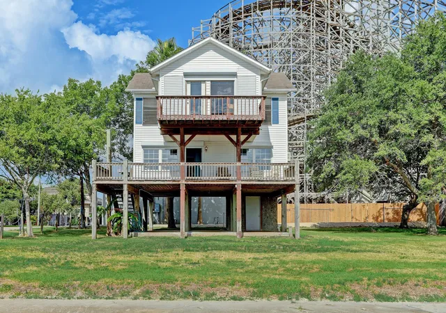 1st image of 308 Bay Ave, Kemah, TX 77565 | MLS# 70242832