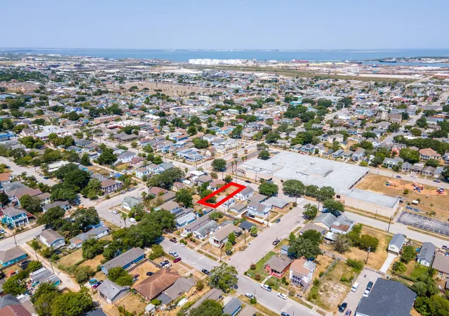 13th image of 3615 Avenue N, Galveston, TX 77550 | MLS# 66809226
