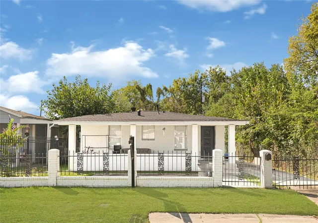 Photo 1 of Single family home for sale at 10526 Palestine St, Houston, TX 77029 | MLS# 32575854 | Listing updated on 2026-07-23