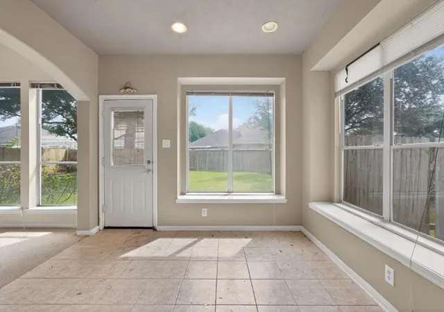 5th image of 11527 Whittier Bridge Ln, Sugar Land, TX 77498 | MLS# 94295213