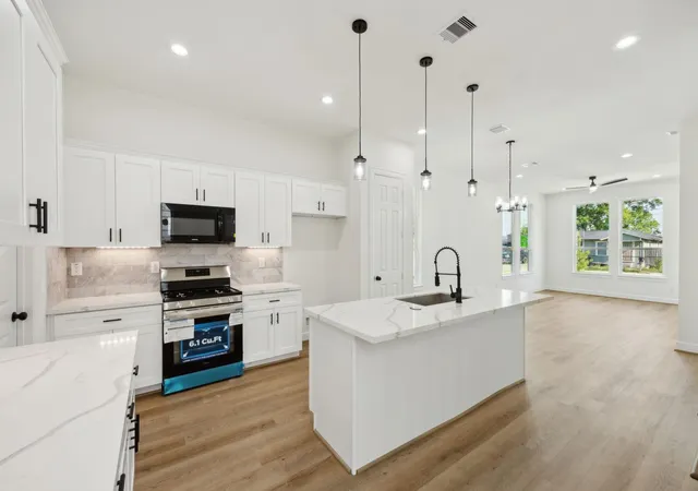 1st image of 418 Delaware St, Houston, TX 77029 | MLS# 77319372