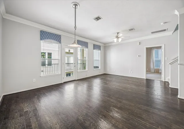 Photo 3 of Townhouse for sale at 1624 W 25th Street #B, Houston, TX 77008 | MLS# 20577058 | Listing updated on 2026-09-13