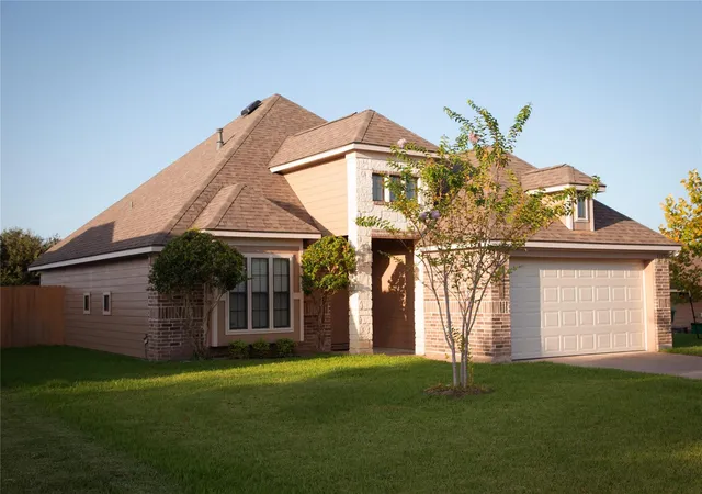 2nd image of 800 Cobble Gate, Brenham, TX 77833 | MLS# 86490846