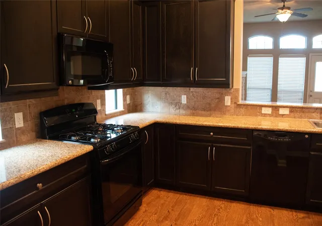 5th image of 800 Cobble Gate, Brenham, TX 77833 | MLS# 86490846