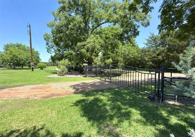 3rd image of 5030 Frenzel Rd, Round Top, TX 78954 | MLS# 52626337