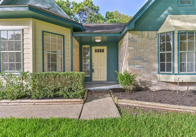 4th image of 1504 Windsor Dr, Friendswood, TX 77546 | MLS# 41043999