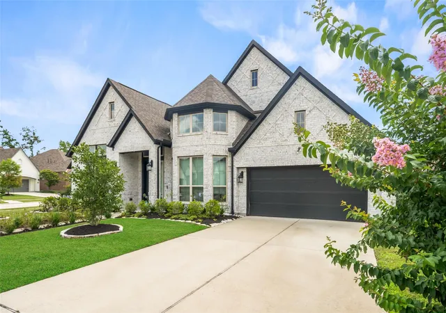 Photo 2 of Single family home for sale at 17401 Orchid Fls Ln, Conroe, TX 77302 | MLS# 94686322 | Listing updated on 2026-08-07