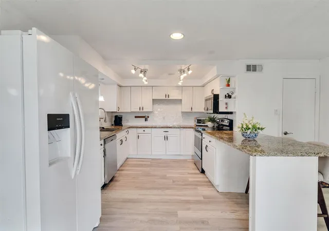 Photo 3 of Single family home for sale at 13707 Pirates Beach Blvd, Galveston, TX 77554 | MLS# 88590811 | Listing updated on 2026-09-19