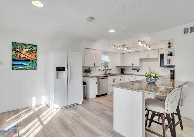 Photo 4 of Single family home for sale at 13707 Pirates Beach Blvd, Galveston, TX 77554 | MLS# 88590811 | Listing updated on 2026-09-19