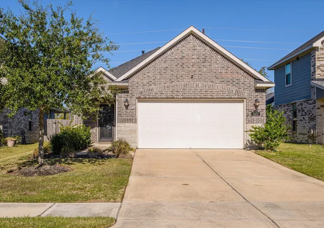 Photo 1 of Single family home for sale at 31634 Heguy Pass, Fulshear, TX 77441 | MLS# 42639685 | Listing updated on 2026-09-14