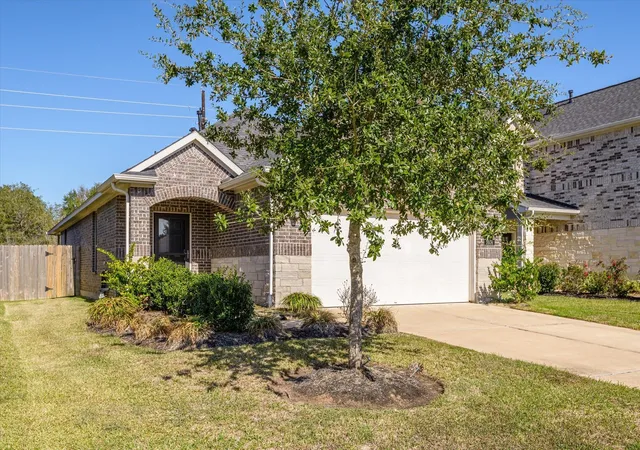 Photo 3 of Single family home for sale at 31634 Heguy Pass, Fulshear, TX 77441 | MLS# 42639685 | Listing updated on 2026-09-14