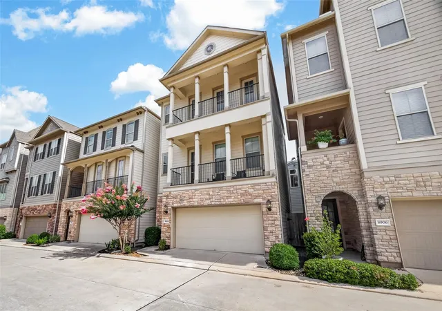 Photo 3 of Single family home for sale at 8908 Ter Pass Dr, Houston, TX 77080 | MLS# 84714454 | Listing updated on 2026-09-09