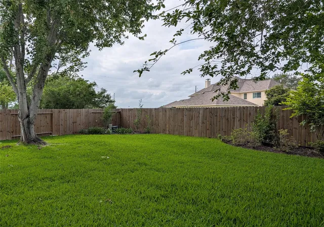 27th image of 6018 Briar Hill Ct, Sugar Land, TX 77479 | MLS# 75239621