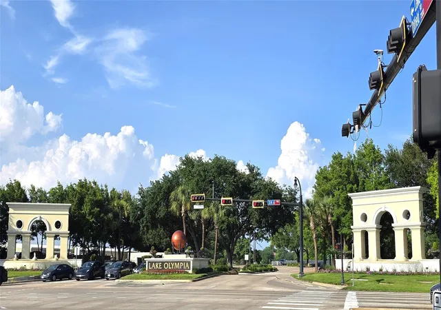 2nd image of 3 Flamingo Landing Dr, Missouri City, TX 77459 | MLS# 72956486