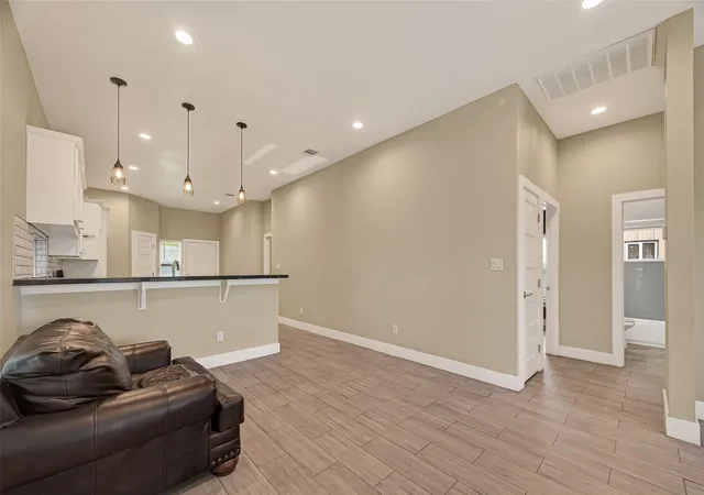 Photo 3 of Single family home for sale at 920 Kellogg St, Houston, TX 77012 | MLS# 77125765 | Listing updated on 2026-09-20