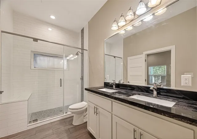 Photo 3 of Single family home for sale at 920 Kellogg St, Houston, TX 77012 | MLS# 77125765 | Listing updated on 2026-09-20