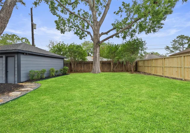 5th image of 5934 Dumfries Dr, Houston, TX 77096 | MLS# 60041126