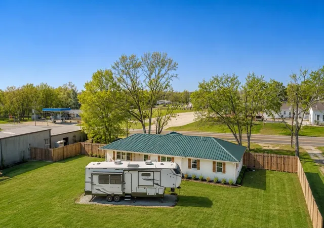 Homes for sale in Midway, TX | 12294 State Hwy 21 E, Midway, TX 75852 | MLS# 39620547