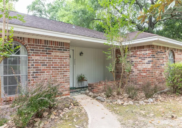 Homes for sale in Village Mills, TX | 203 Sassafras, Village Mills, TX 77663 | MLS# 2632113