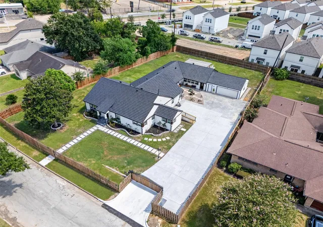 Photo 3 of Single family home for sale at 5032 Madalyn Ln, Houston, TX 77021 | MLS# 10882230 | Listing updated on 2026-09-08