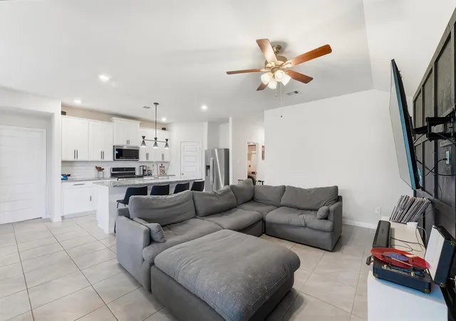 5th image of 1007 Modesto Dr, Rosharon, TX 77583 | MLS# 78900843