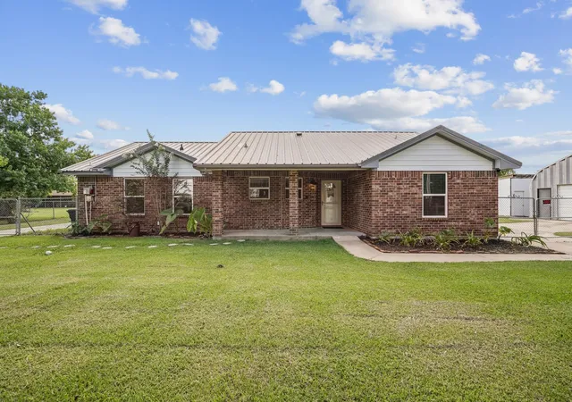 2nd image of 4435 S Tower Rd, Santa Fe, TX 77517 | MLS# 47396697