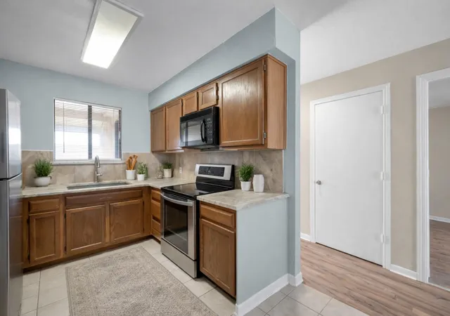 3rd image of 301 Lakeview Ter #D, Montgomery, TX 77356 | MLS# 5024570