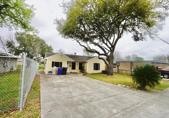 1st image of 409 Avenue H, South Houston, TX 77587 | MLS# 33446934